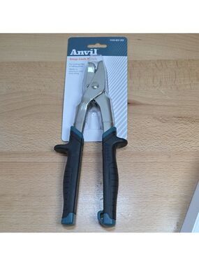Anvil Snap-Lock Pinch with Black and Blue Handles